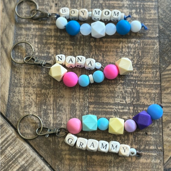 Silicone Beaded‎ Keychains - Picture 1 of 8